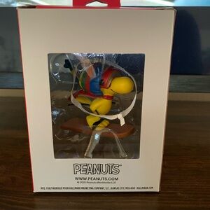 Peanuts: Woodstock skiing Christmas ornament